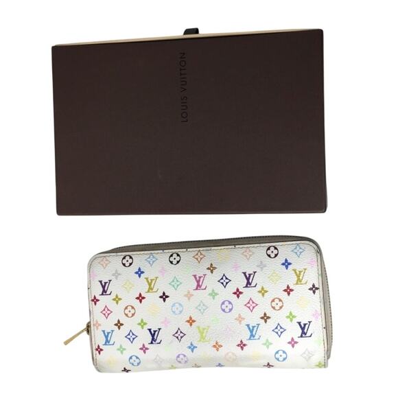 Louis Vuitton Murakami Monogram International Wallet in White - Picture 1 of 16